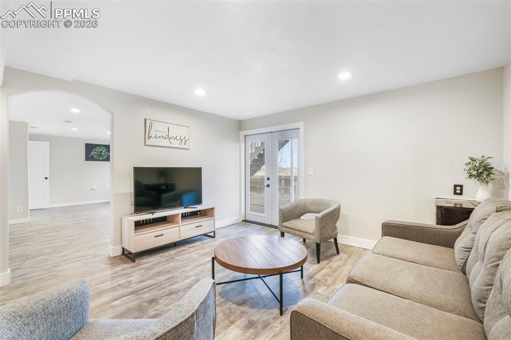 Image 33 of 46: Living Room