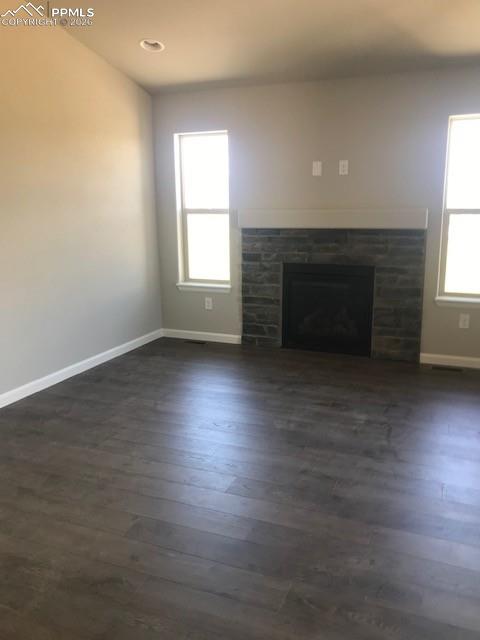 Image 2 of 14: Living Room