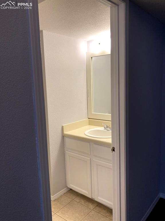 Image 28 of 40: Bathroom