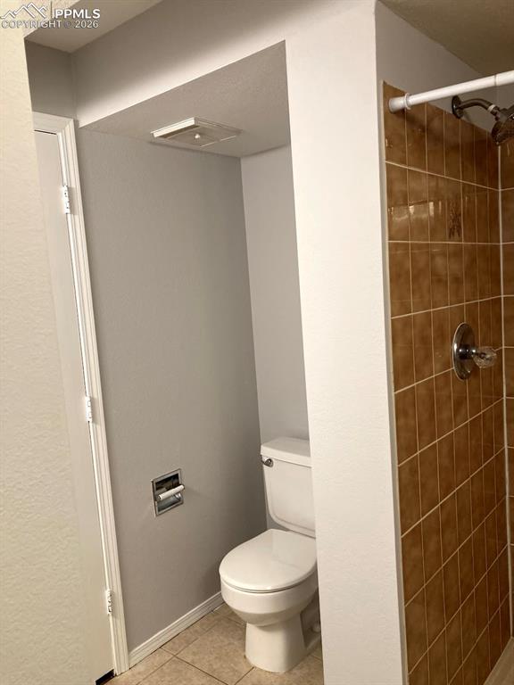 Image 30 of 40: Bathroom