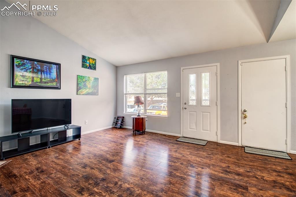 Image 9 of 25: Entry