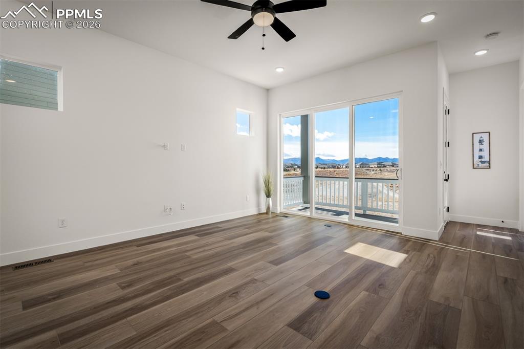 Image 11 of 40: Living Room