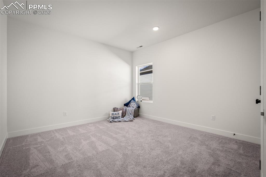 Image 30 of 40: Bedroom