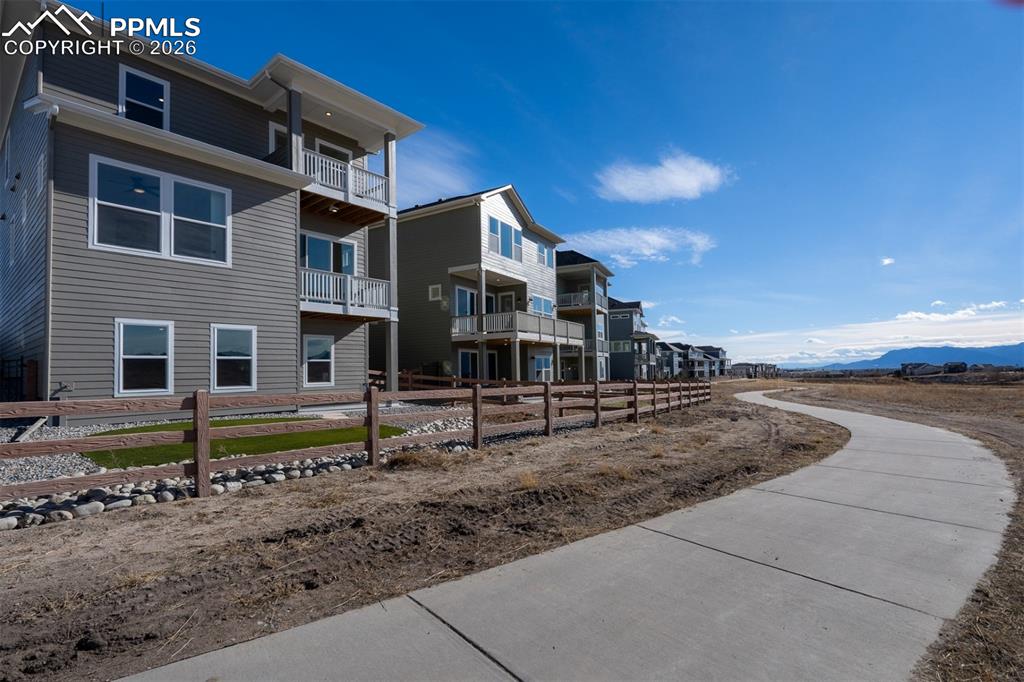 Image 38 of 40: Back of Structure