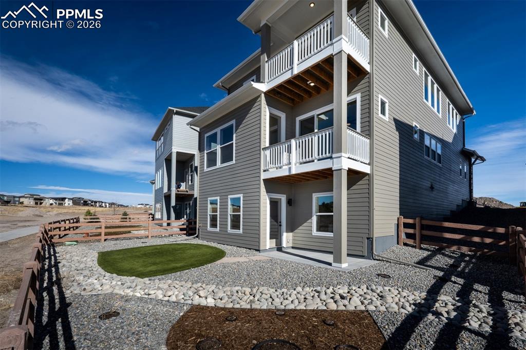 Image 39 of 40: Back of Structure