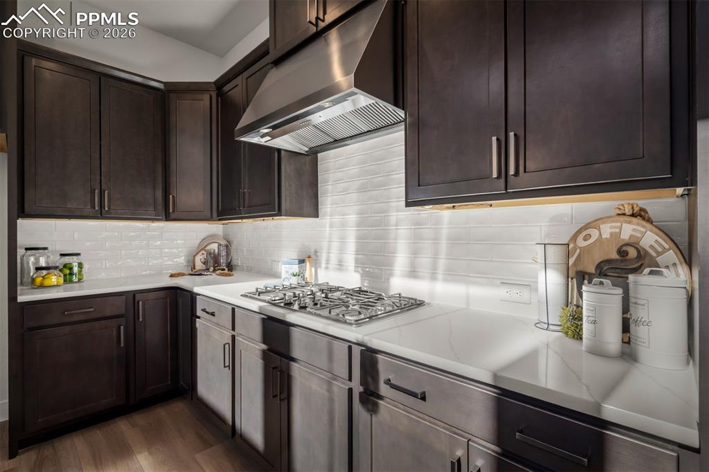 Image 6 of 40: Kitchen