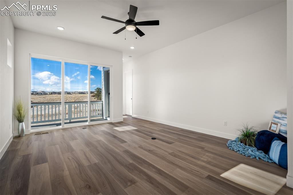 Image 9 of 40: Living Room