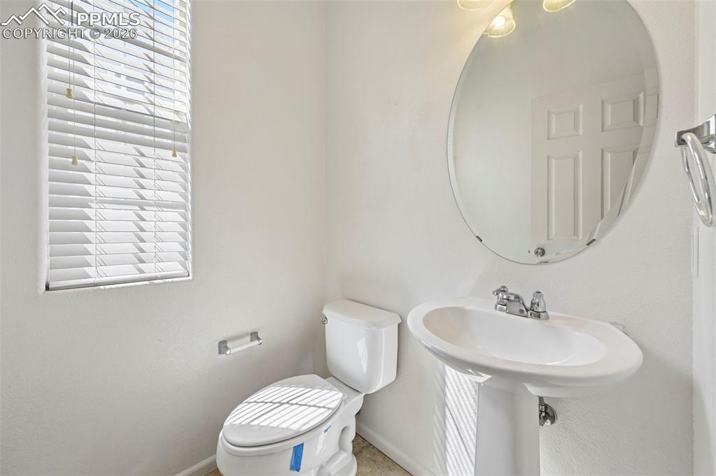 Image 15 of 28: Bathroom