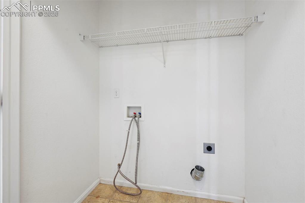 Image 16 of 28: Laundry