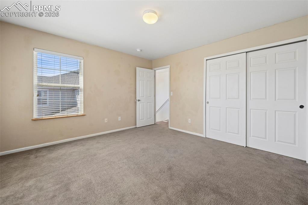 Image 18 of 28: Bedroom