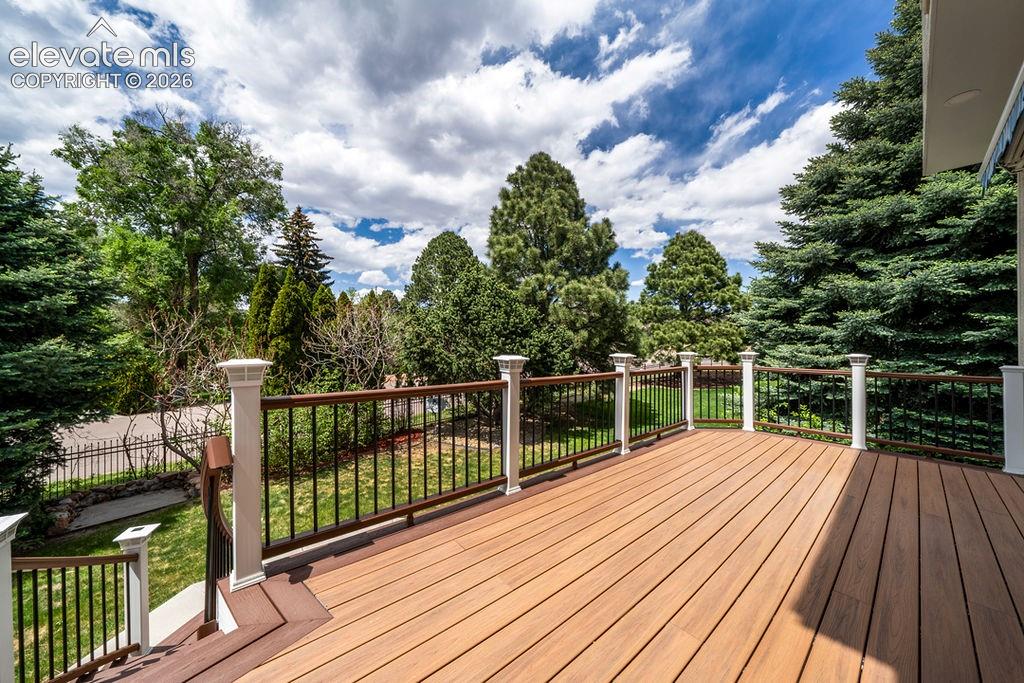 Image 7 of 43: Deck