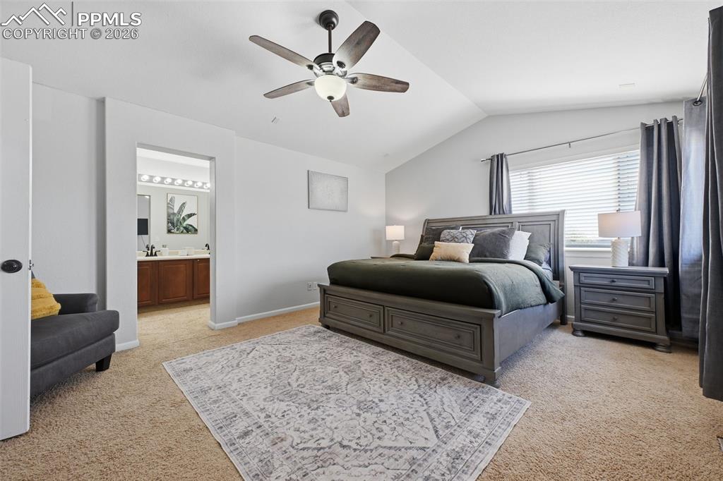 Image 14 of 34: Bedroom