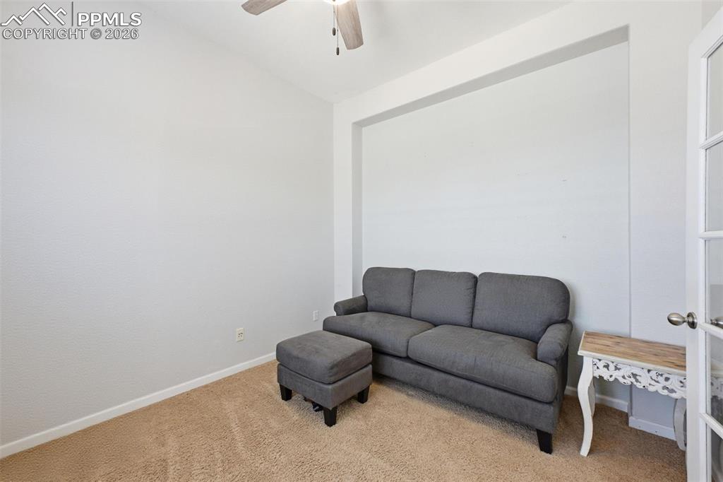 Image 4 of 34: Sitting Room