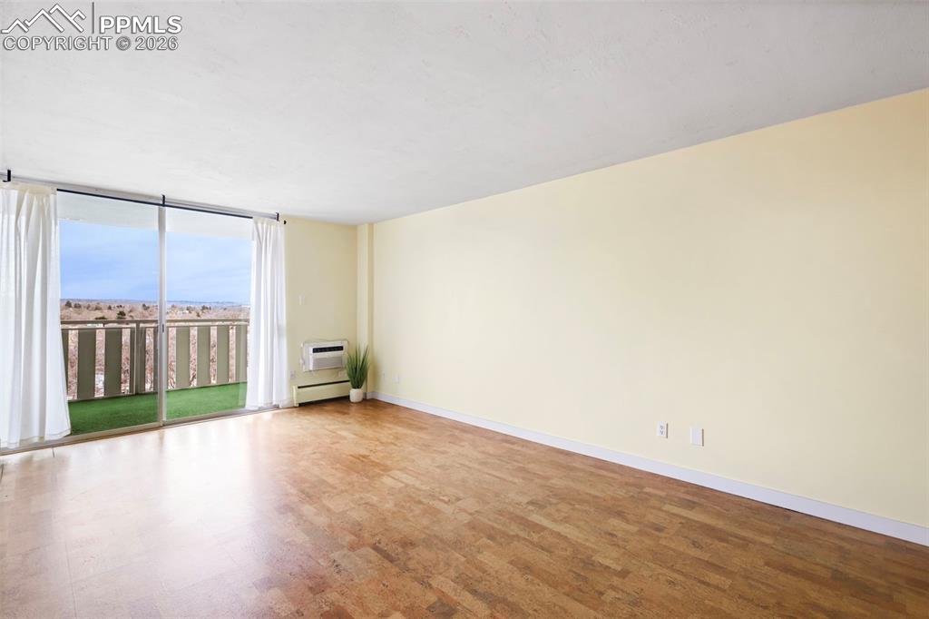 Image 3 of 14: Living Room