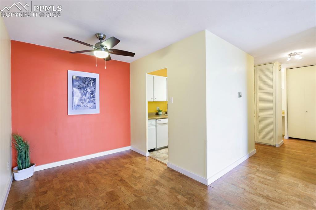 Image 5 of 14: Dining Room