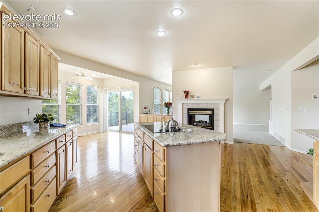 Image 10 of 48: Kitchen