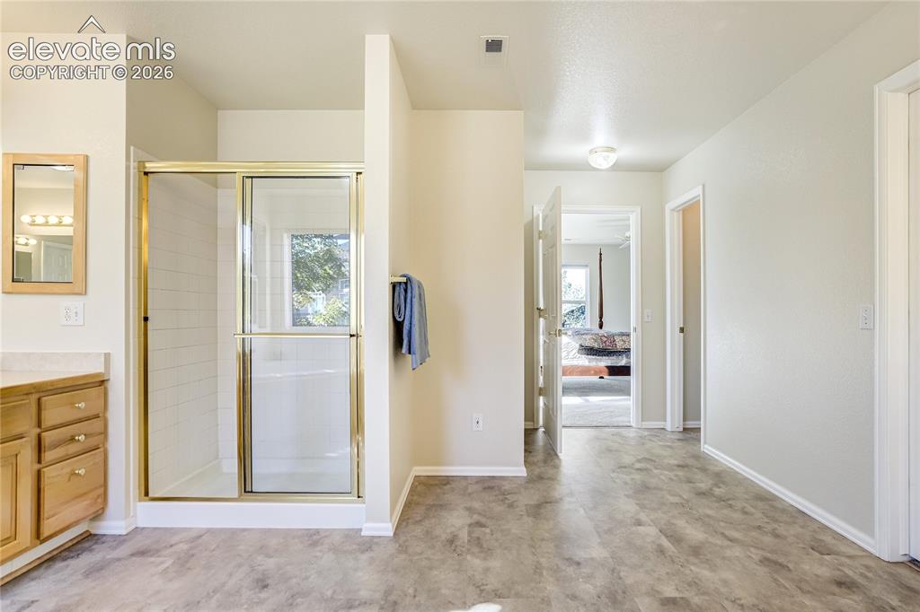Image 33 of 48: Master Bathroom