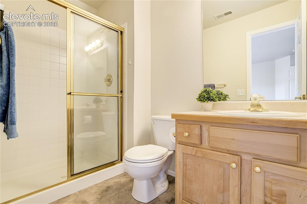 Image 35 of 48: attached to upper bedroom