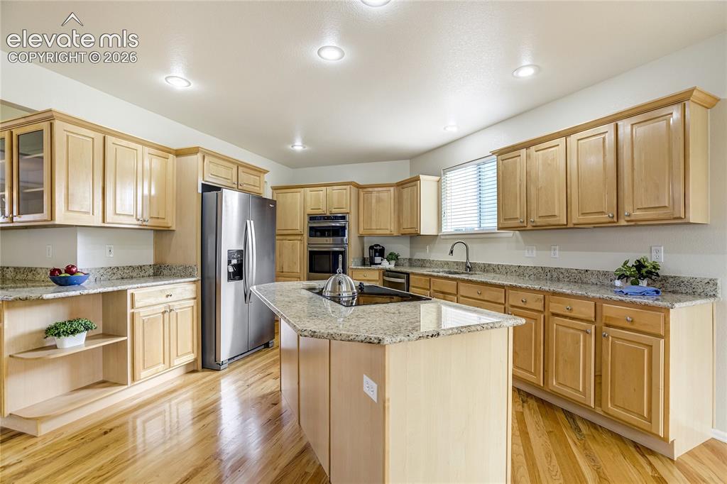 Image 8 of 48: Kitchen