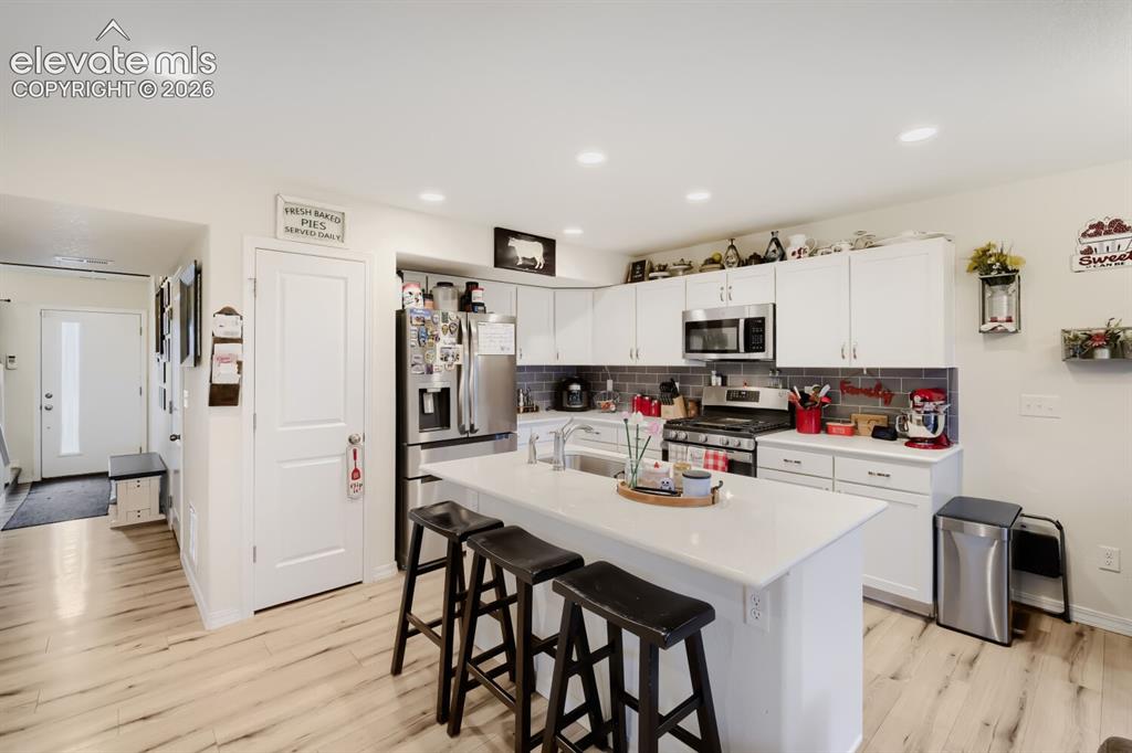 Image 6 of 18: Kitchen