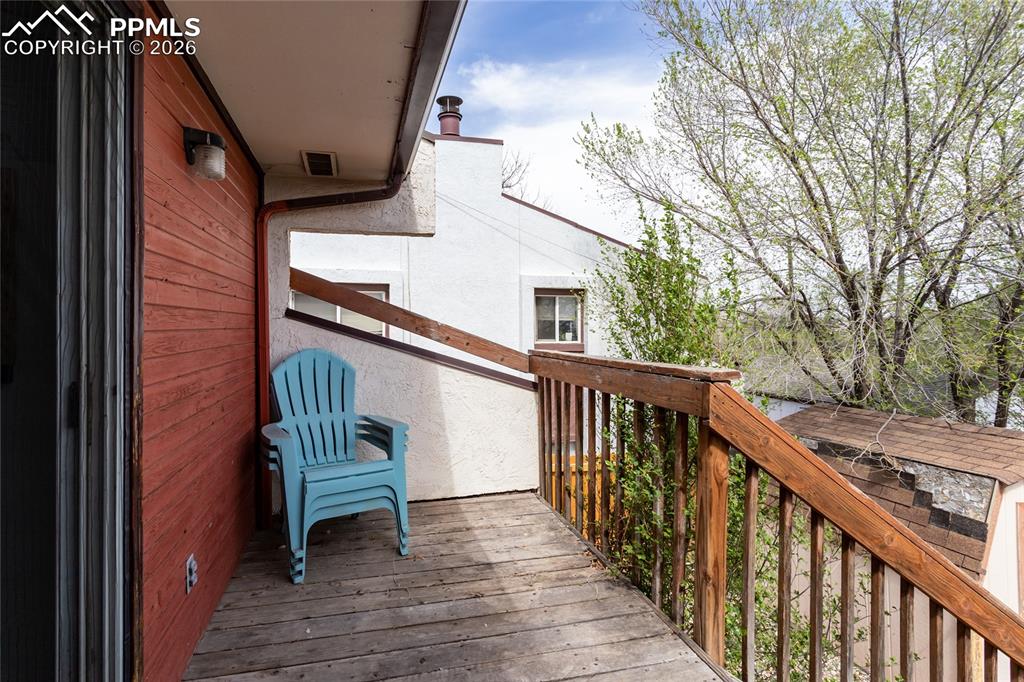 Image 31 of 39: Private deck of occupied unit 1905.