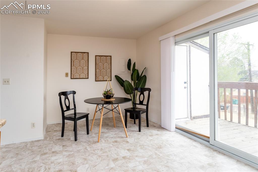 Image 6 of 39: Enjoy a nice dining nook. Unoccupied unit 1903