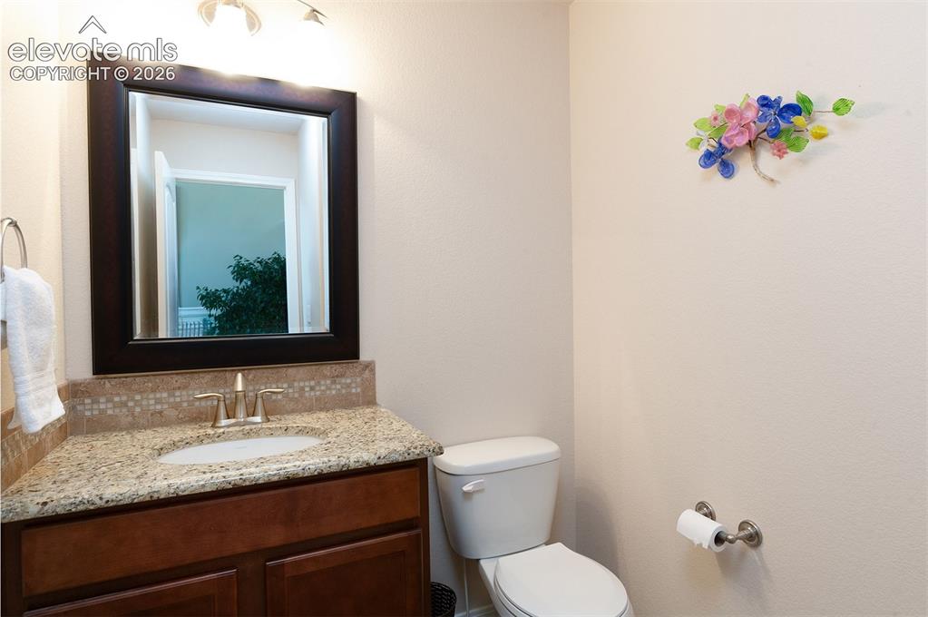 Image 17 of 44: Bathroom