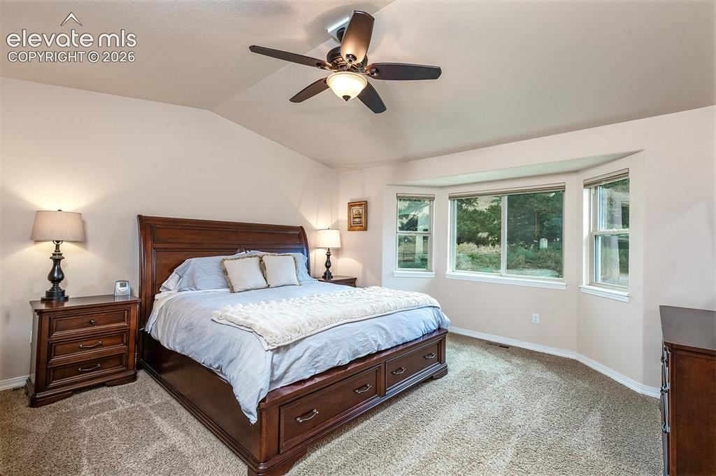 Image 19 of 44: Bedroom
