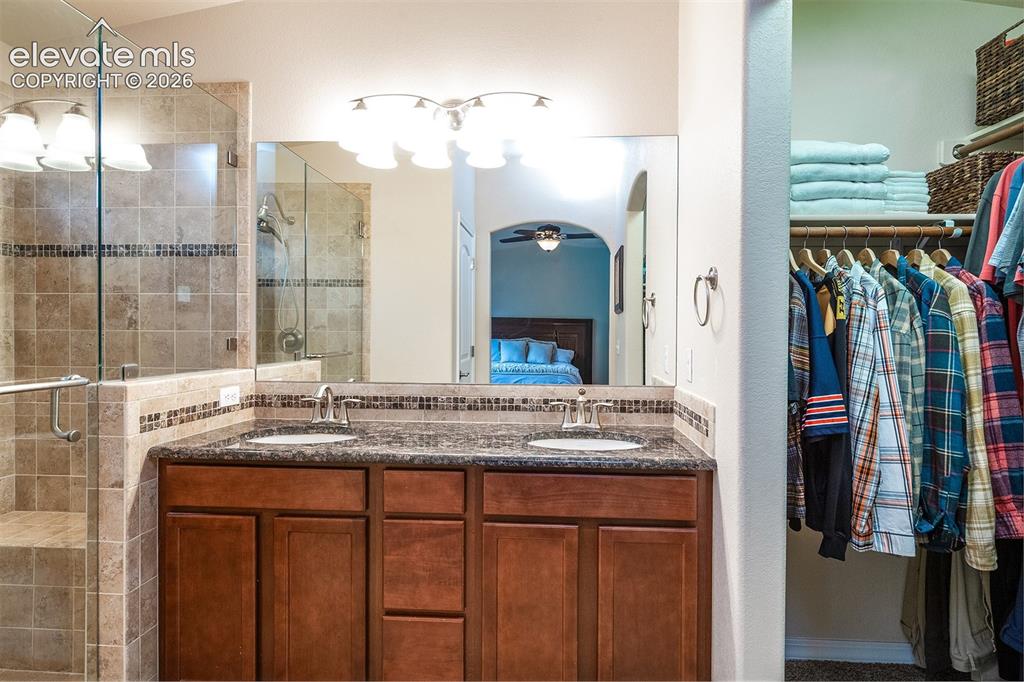 Image 22 of 44: Master Bathroom