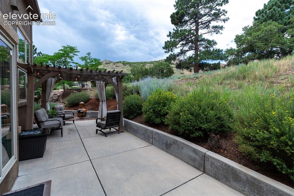 Image 4 of 44: Patio
