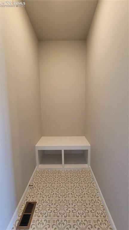 Image 11 of 35: Mud Room