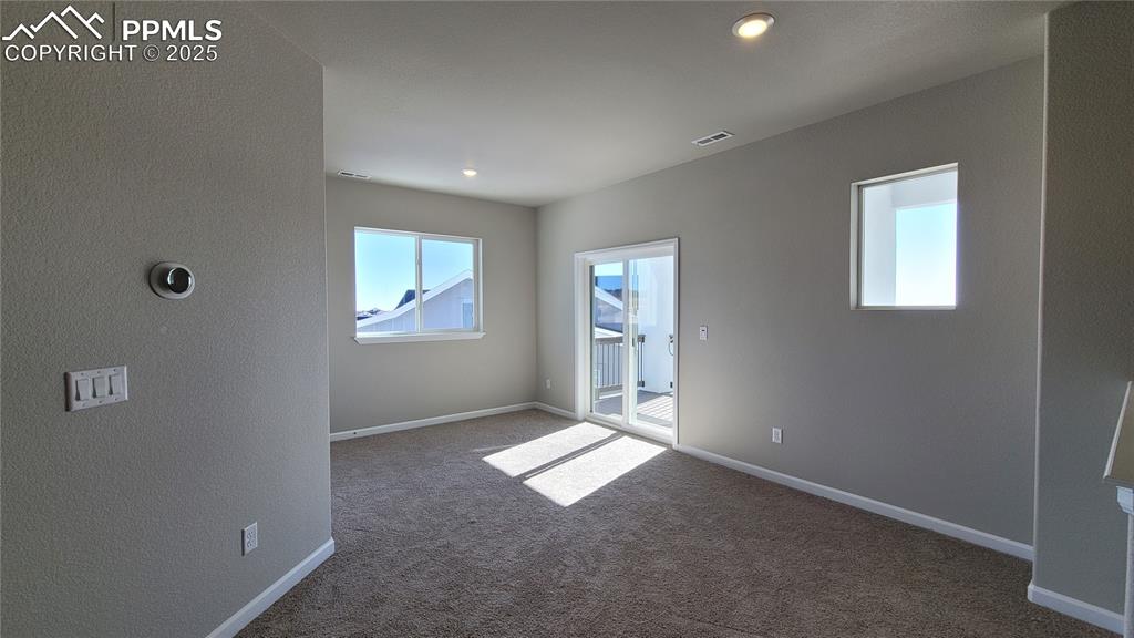 Image 13 of 35: Loft