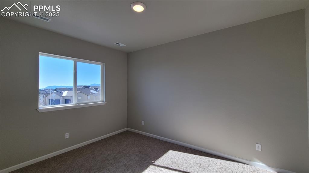 Image 24 of 35: Bedroom