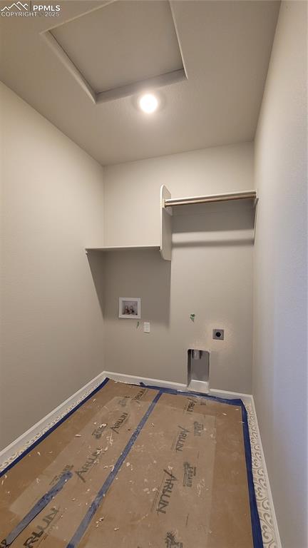 Image 30 of 35: Laundry