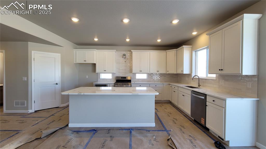 Image 6 of 35: Kitchen