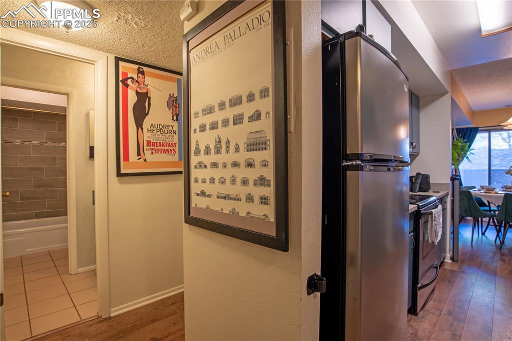 Image 13 of 29: Hallway