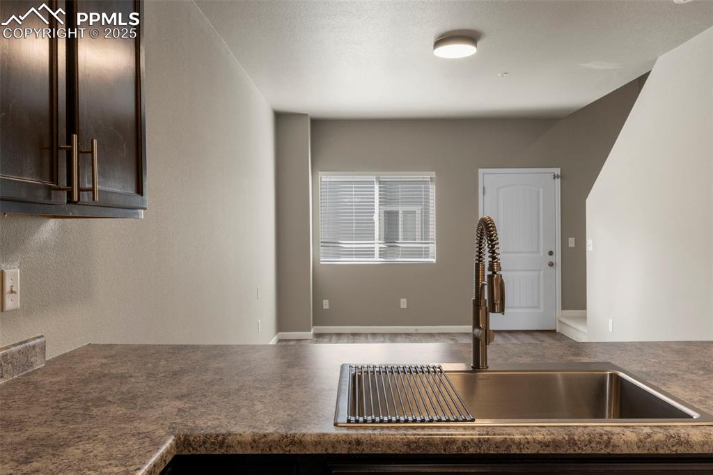 Image 6 of 25: Kitchen