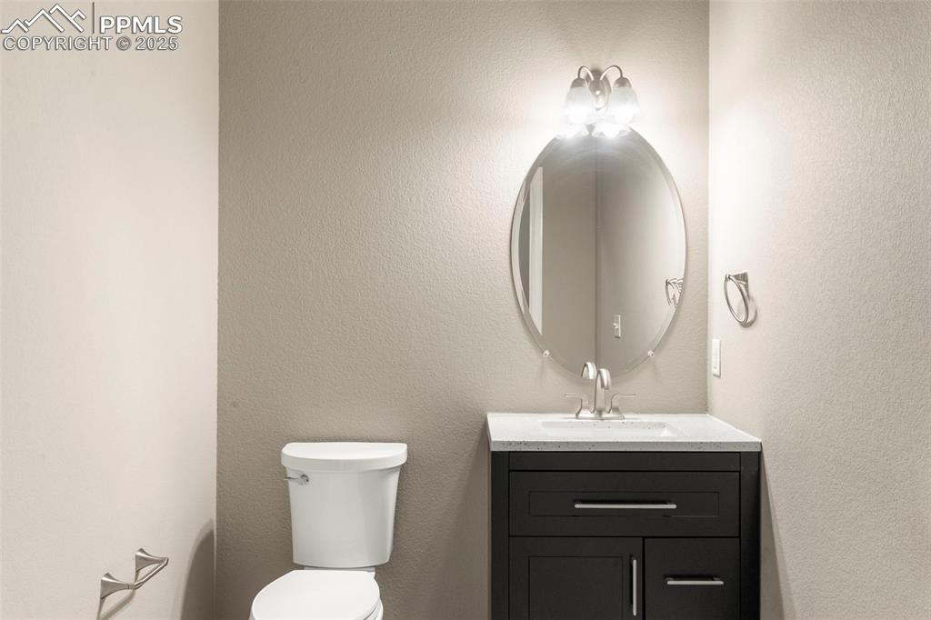 Image 7 of 25: Bathroom