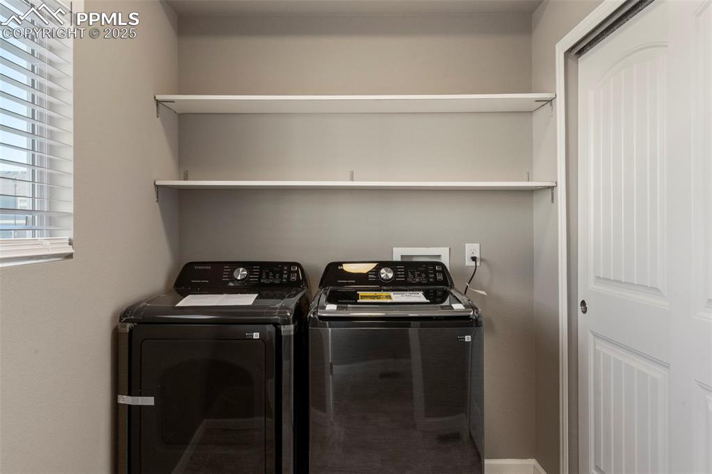 Image 8 of 25: Laundry