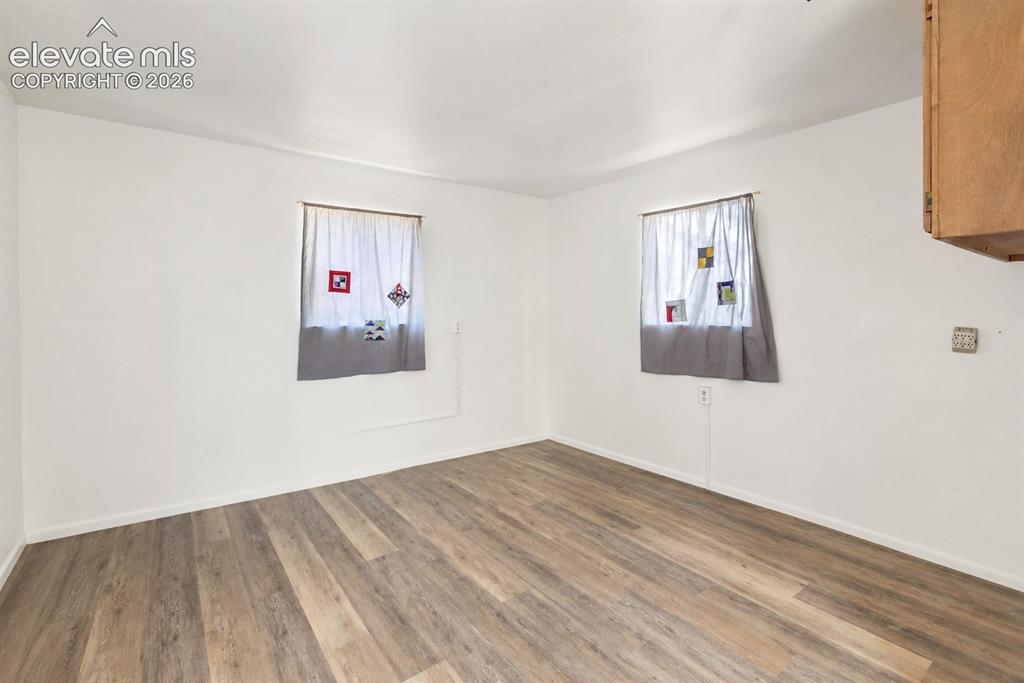 Image 26 of 29: Guest, hobbies, private space.