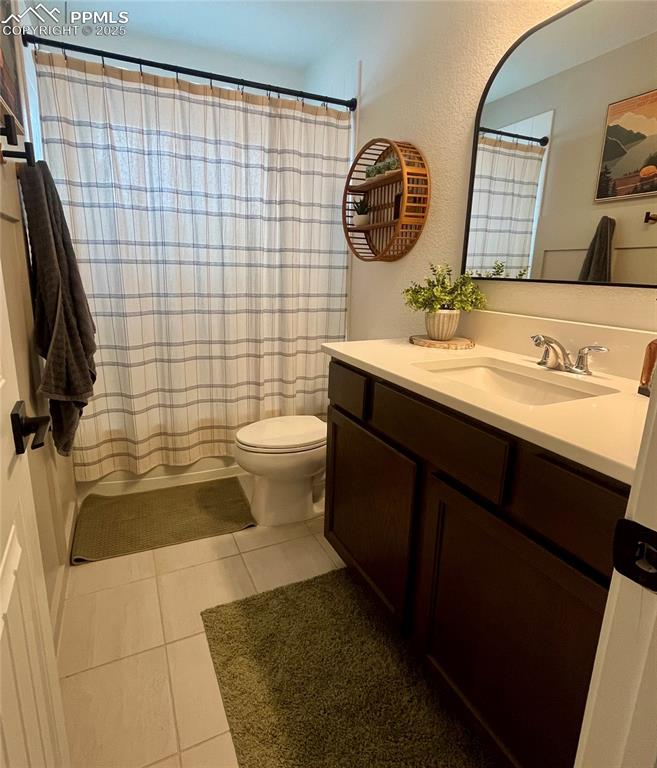 Image 18 of 32: Bathroom