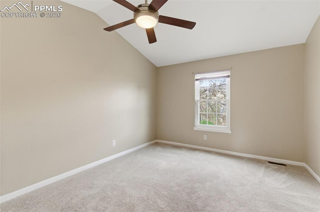 Image 10 of 25: Kitchen