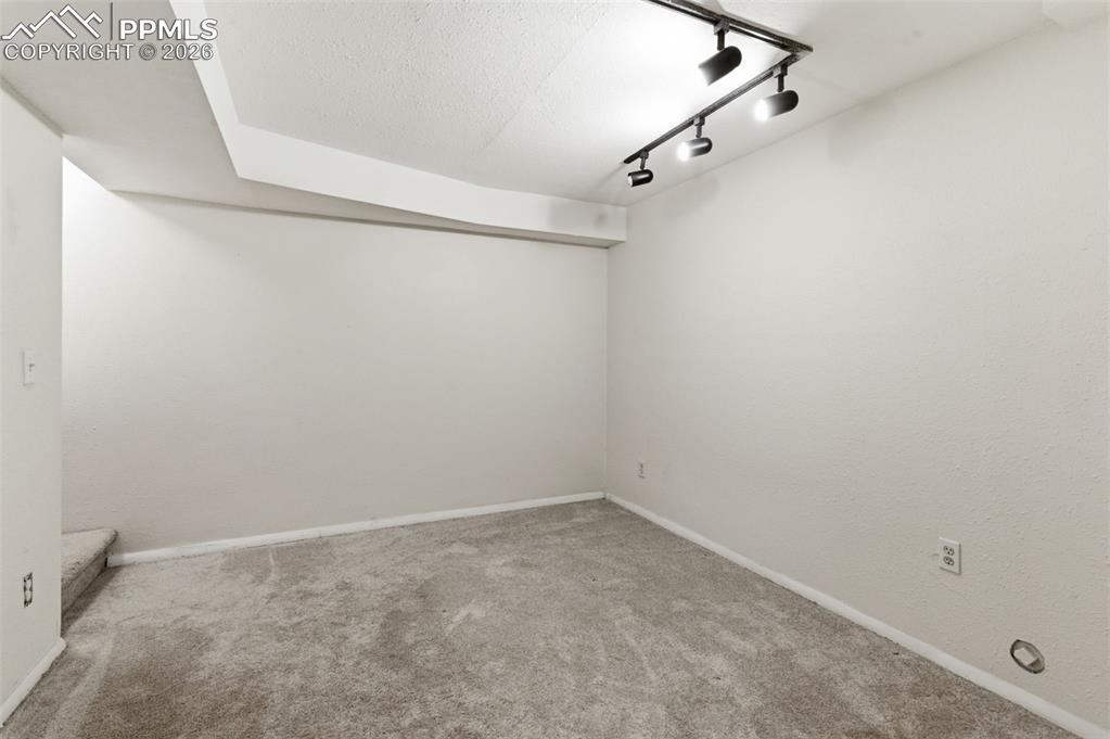 Image 15 of 25: Bedroom