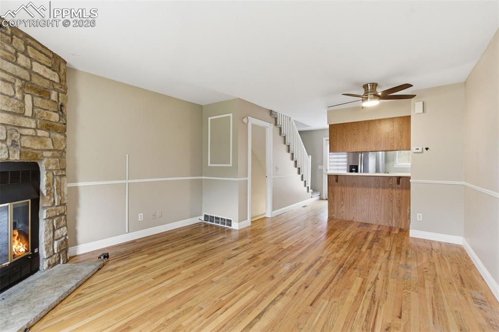 Image 3 of 25: Rocket Close EM Instructions