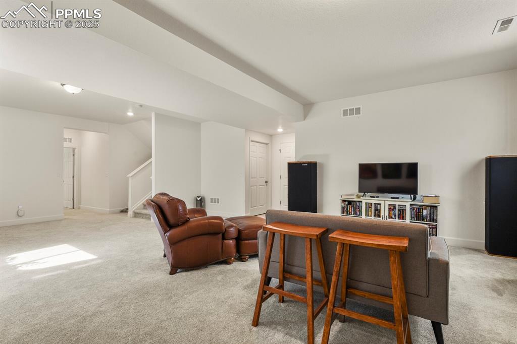 Image 27 of 38: Living Room