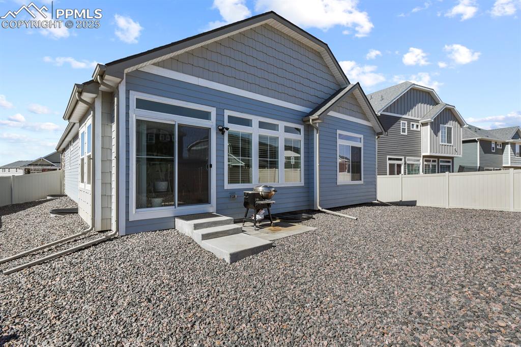 Image 35 of 38: Back of Structure