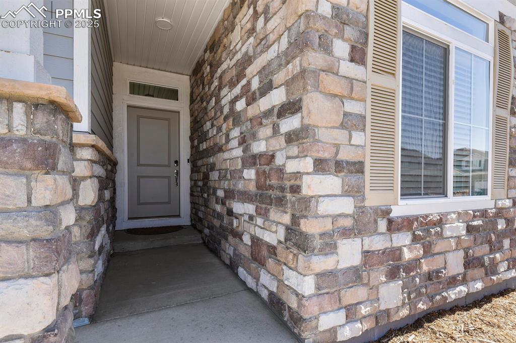 Image 4 of 38: Entry