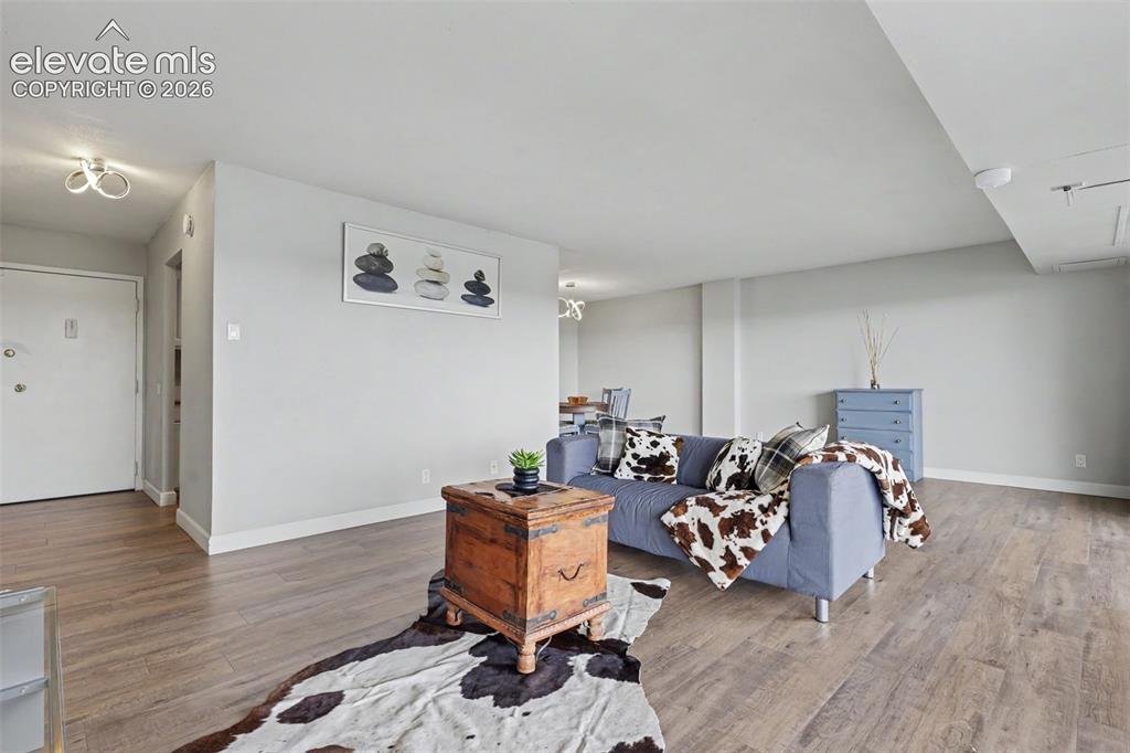 Image 4 of 25: Living Room