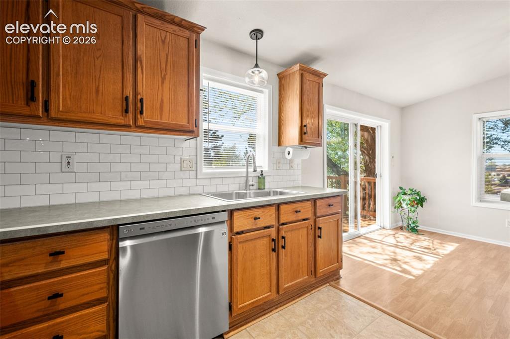 Image 14 of 36: Kitchen