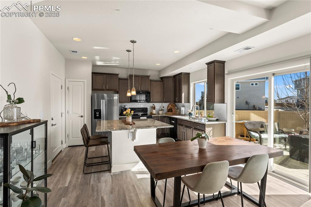 Image 7 of 35: Kitchen